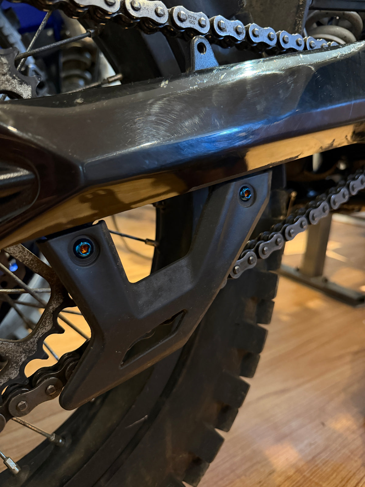 Ultra Bee Chain Guard Titanium Kit