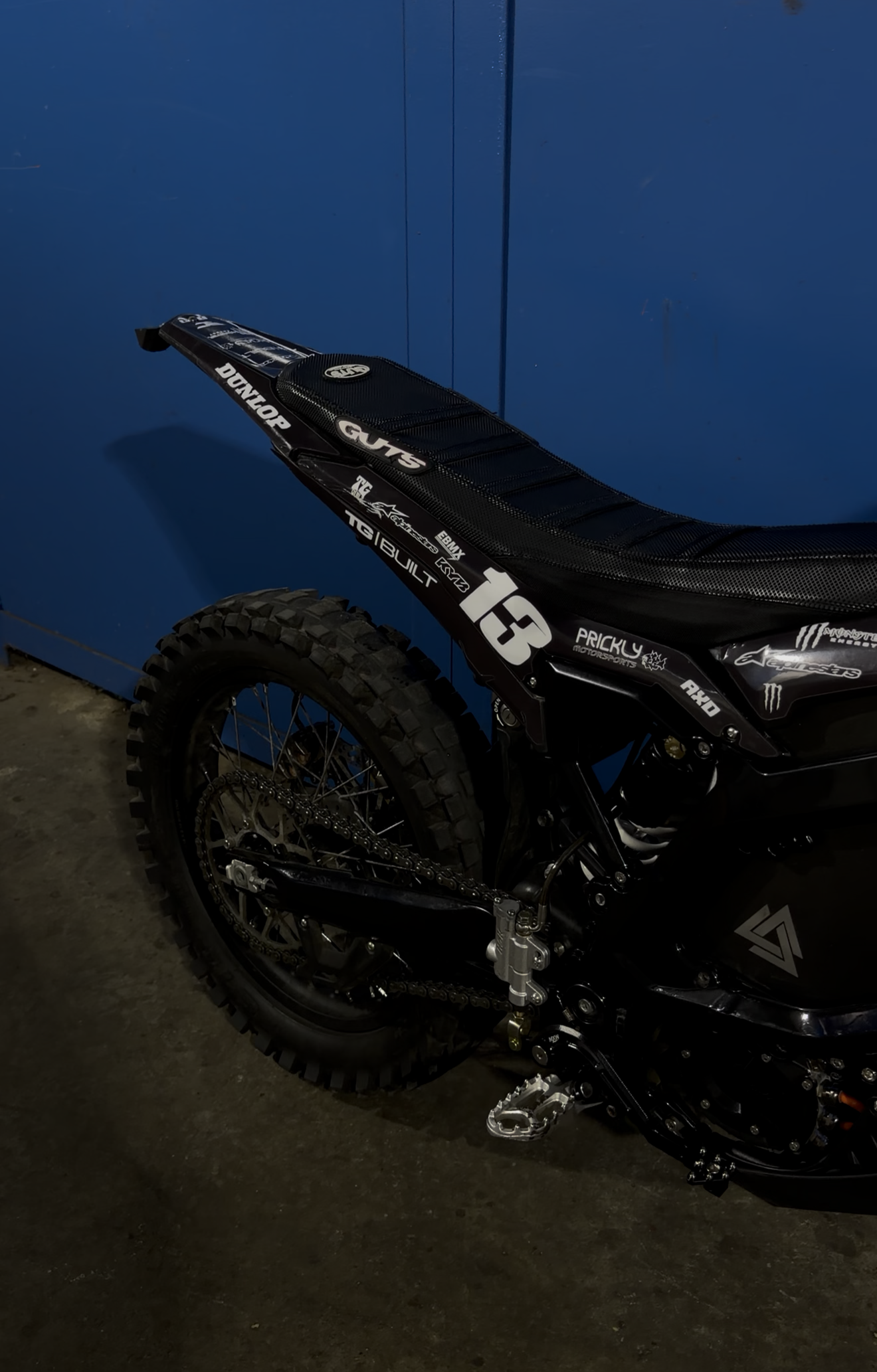 Ultra bee Guts Seat Cover