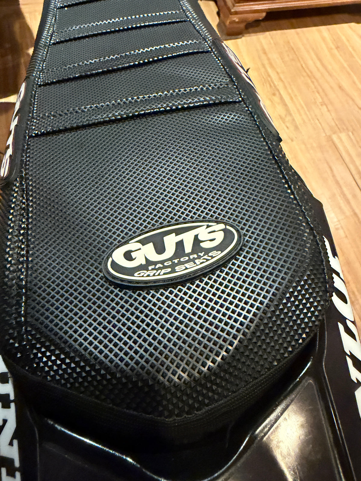 Ultra bee Guts Seat Cover